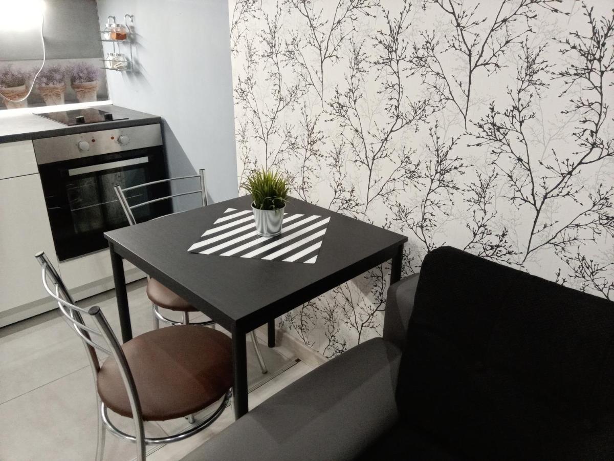 Roza- Lotnisko Appartement Wrocław Buitenkant foto